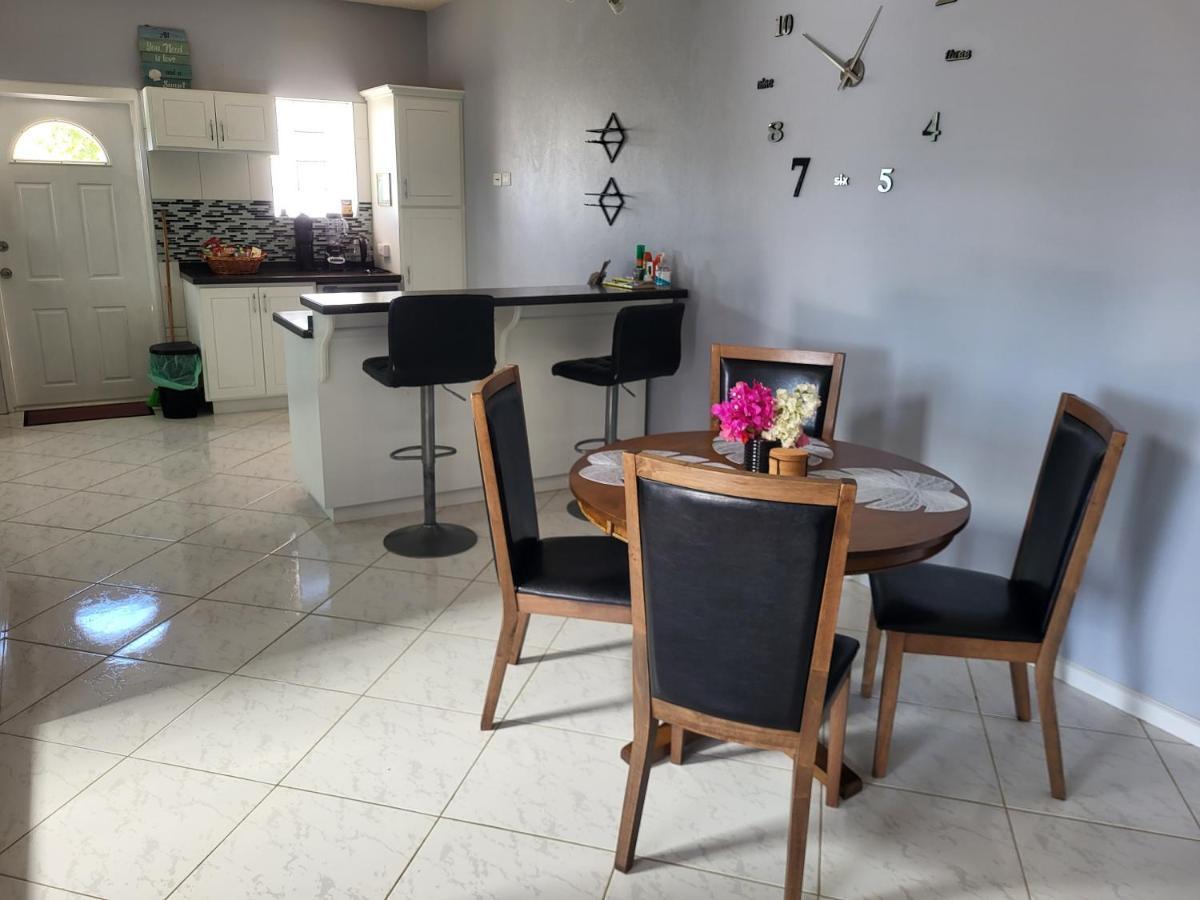 Mount Joy Getaway Villa Parham Bagian luar foto